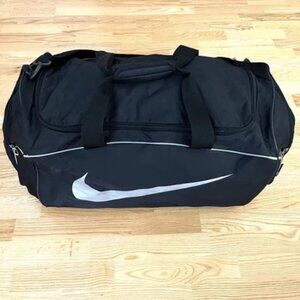 Nike B2.1 Duffel Grip Golf Gym Athletic Bag BA1772 067 Sporting Goods Black Sz L